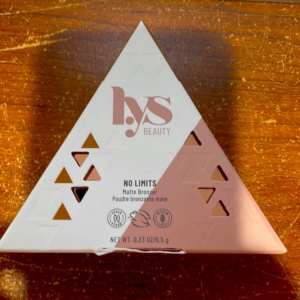 LYS Beauty No Limit Bronzer (Harmony) - NEW IN BOX damage on box, never opened.